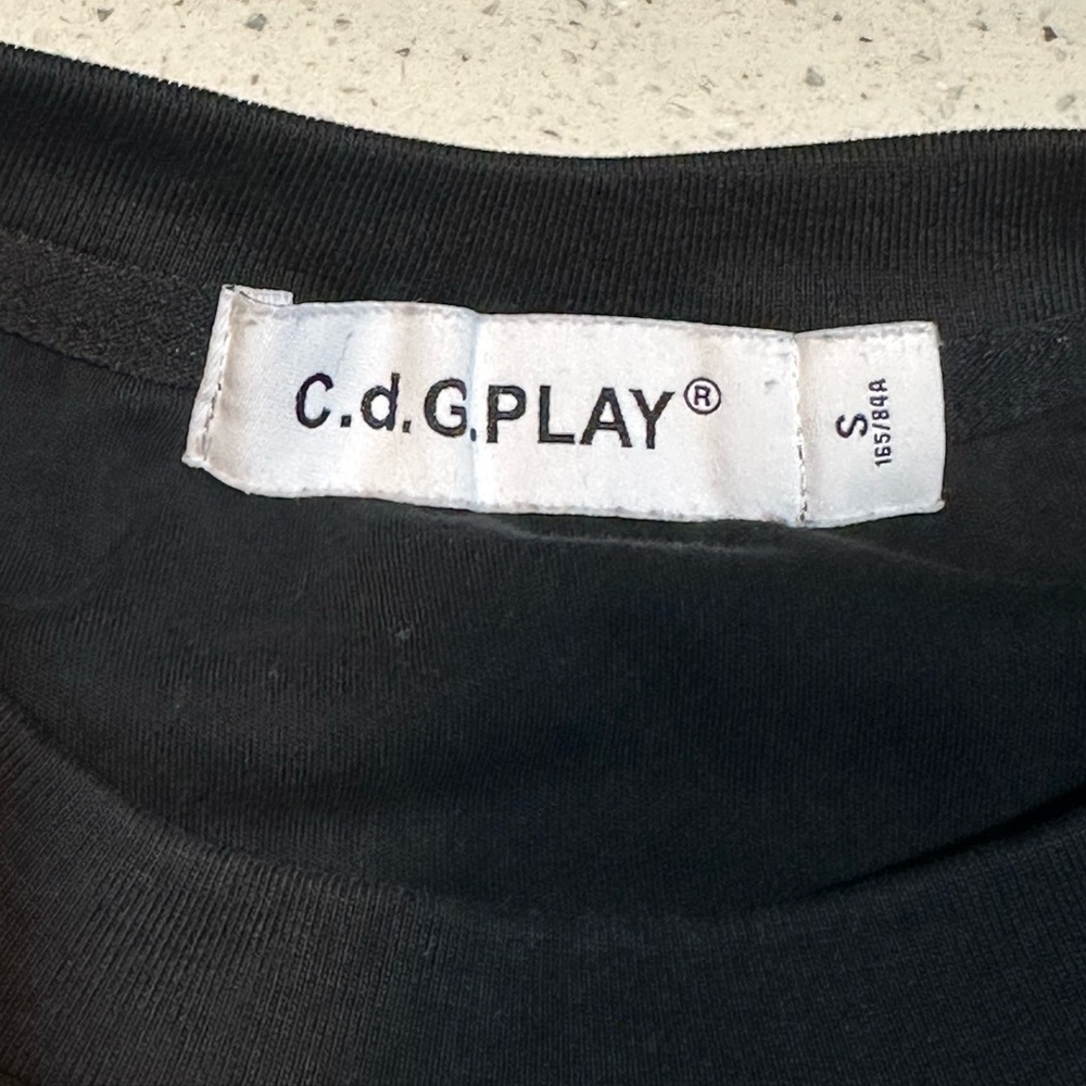 Comme des Garçons PLAY / Heart Applique Tee /EUC washed once - Picture 8 of 15